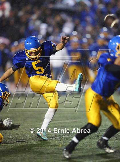 Thumbnail 1 in Pittsburg @ Foothill (CIF NCS D1 Semifinal) photogallery.
