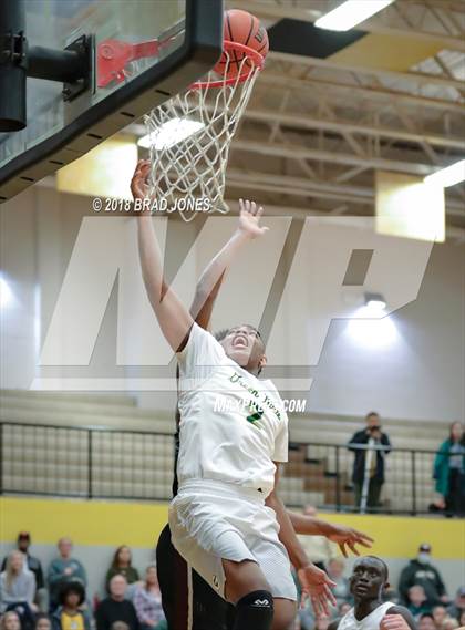 Thumbnail 2 in Gallatin vs Station Camp (TSSAA District 9-AAA Quarterfinal) photogallery.