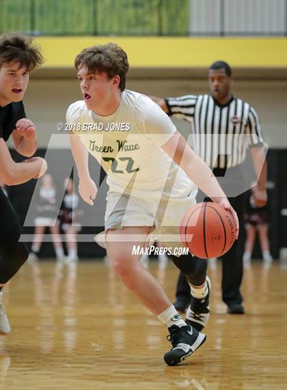 Thumbnail 1 in Gallatin vs Station Camp (TSSAA District 9-AAA Quarterfinal) photogallery.