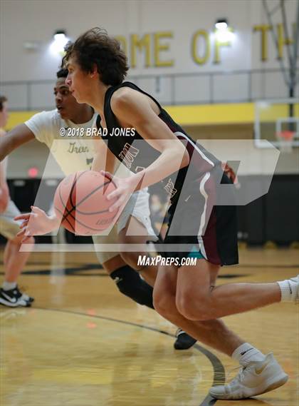 Thumbnail 3 in Gallatin vs Station Camp (TSSAA District 9-AAA Quarterfinal) photogallery.