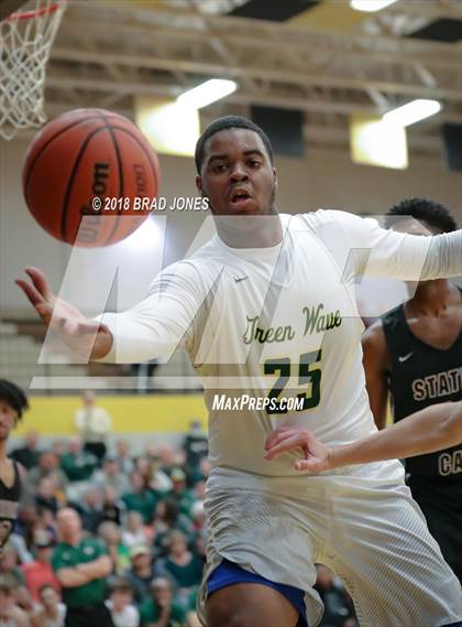 Thumbnail 2 in Gallatin vs Station Camp (TSSAA District 9-AAA Quarterfinal) photogallery.