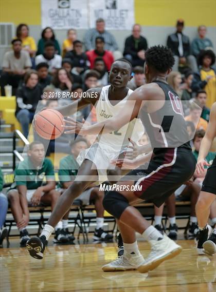 Thumbnail 2 in Gallatin vs Station Camp (TSSAA District 9-AAA Quarterfinal) photogallery.