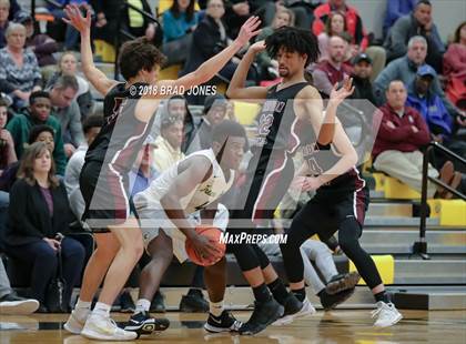 Thumbnail 3 in Gallatin vs Station Camp (TSSAA District 9-AAA Quarterfinal) photogallery.