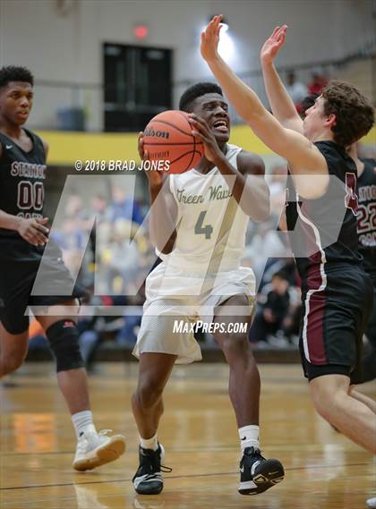 Thumbnail 2 in Gallatin vs Station Camp (TSSAA District 9-AAA Quarterfinal) photogallery.