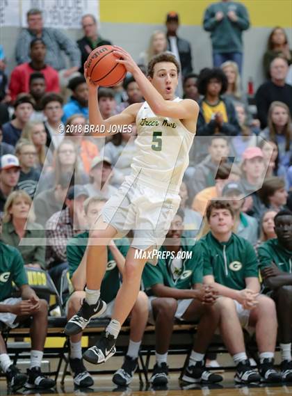 Thumbnail 1 in Gallatin vs Station Camp (TSSAA District 9-AAA Quarterfinal) photogallery.