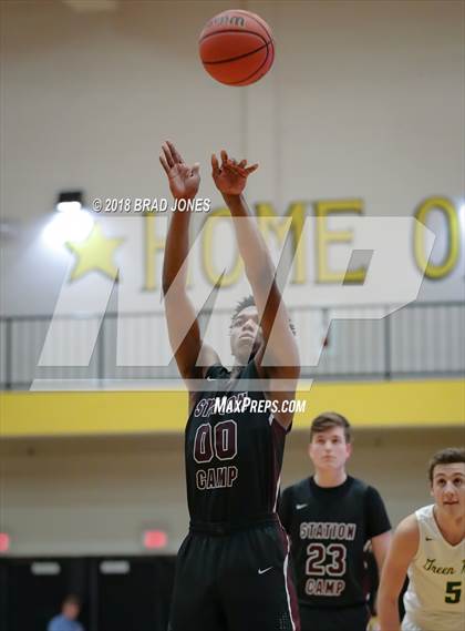 Thumbnail 1 in Gallatin vs Station Camp (TSSAA District 9-AAA Quarterfinal) photogallery.