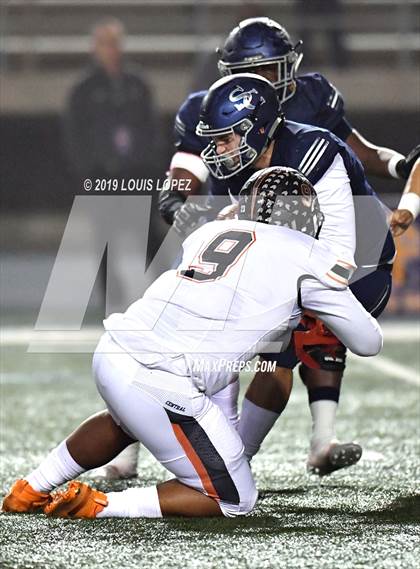 Thumbnail 1 in Central vs. Sierra Canyon (CIF State DIV 1AA Championship Final) photogallery.