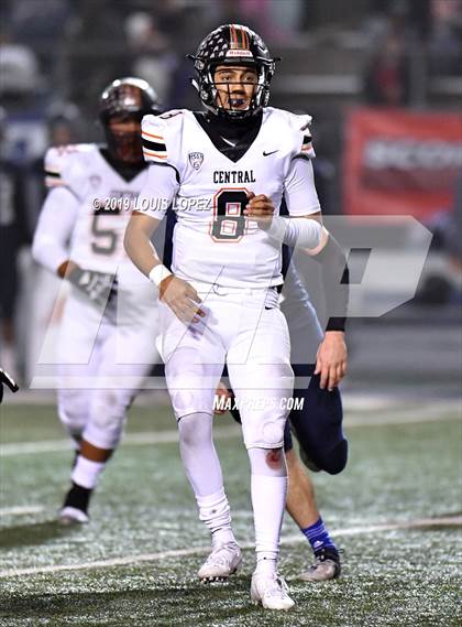 Thumbnail 3 in Central vs. Sierra Canyon (CIF State DIV 1AA Championship Final) photogallery.