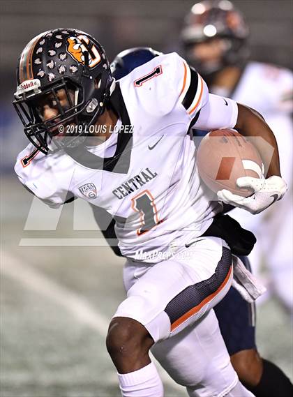 Thumbnail 1 in Central vs. Sierra Canyon (CIF State DIV 1AA Championship Final) photogallery.