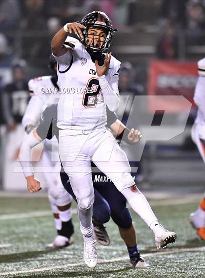 Thumbnail 1 in Central vs. Sierra Canyon (CIF State DIV 1AA Championship Final) photogallery.