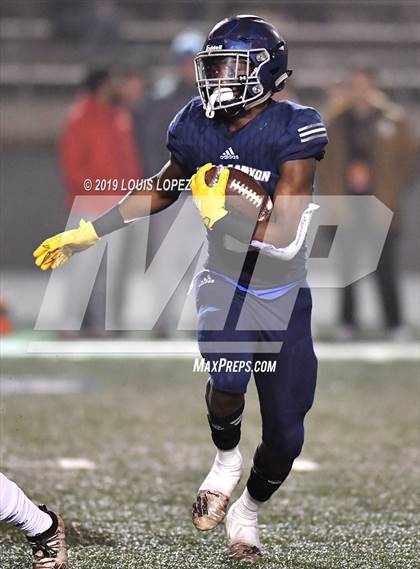 Thumbnail 2 in Central vs. Sierra Canyon (CIF State DIV 1AA Championship Final) photogallery.