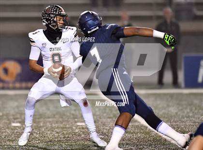 Thumbnail 3 in Central vs. Sierra Canyon (CIF State DIV 1AA Championship Final) photogallery.