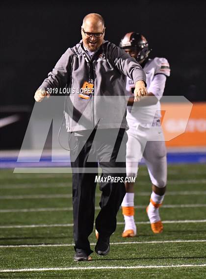 Thumbnail 2 in Central vs. Sierra Canyon (CIF State DIV 1AA Championship Final) photogallery.