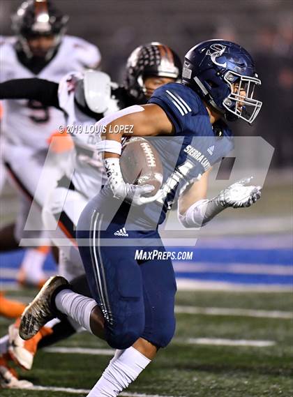 Thumbnail 1 in Central vs. Sierra Canyon (CIF State DIV 1AA Championship Final) photogallery.