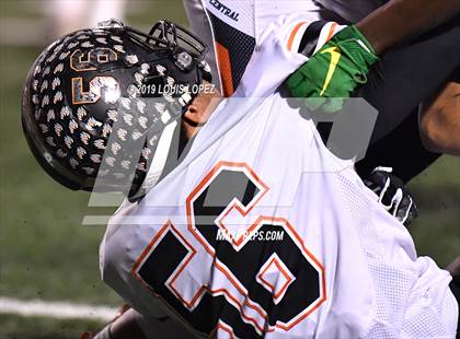 Thumbnail 2 in Central vs. Sierra Canyon (CIF State DIV 1AA Championship Final) photogallery.