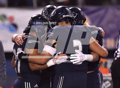 Thumbnail 2 in Central vs. Sierra Canyon (CIF State DIV 1AA Championship Final) photogallery.