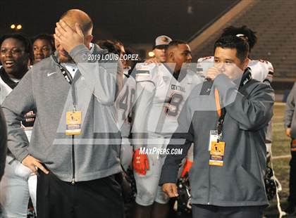Thumbnail 1 in Central vs. Sierra Canyon (CIF State DIV 1AA Championship Final) photogallery.