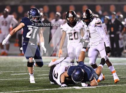 Thumbnail 2 in Central vs. Sierra Canyon (CIF State DIV 1AA Championship Final) photogallery.