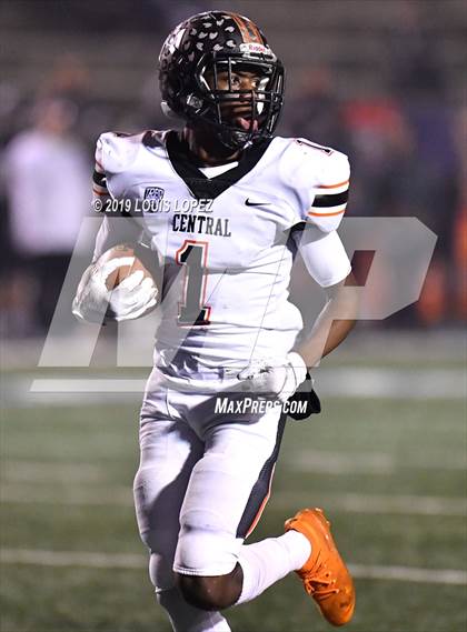 Thumbnail 1 in Central vs. Sierra Canyon (CIF State DIV 1AA Championship Final) photogallery.