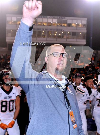 Thumbnail 3 in Central vs. Sierra Canyon (CIF State DIV 1AA Championship Final) photogallery.