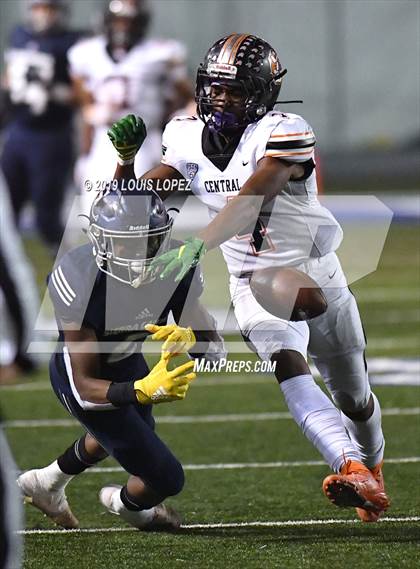 Thumbnail 3 in Central vs. Sierra Canyon (CIF State DIV 1AA Championship Final) photogallery.