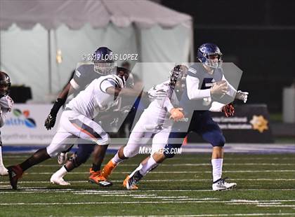 Thumbnail 2 in Central vs. Sierra Canyon (CIF State DIV 1AA Championship Final) photogallery.