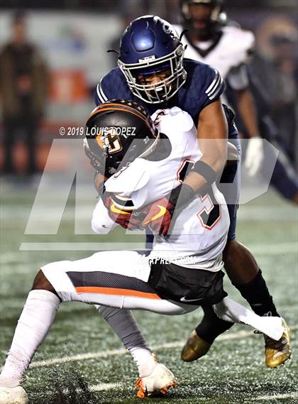 Thumbnail 3 in Central vs. Sierra Canyon (CIF State DIV 1AA Championship Final) photogallery.