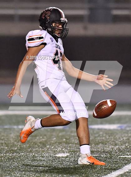 Thumbnail 2 in Central vs. Sierra Canyon (CIF State DIV 1AA Championship Final) photogallery.