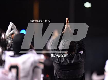 Thumbnail 3 in Central vs. Sierra Canyon (CIF State DIV 1AA Championship Final) photogallery.