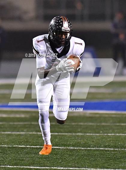 Thumbnail 2 in Central vs. Sierra Canyon (CIF State DIV 1AA Championship Final) photogallery.