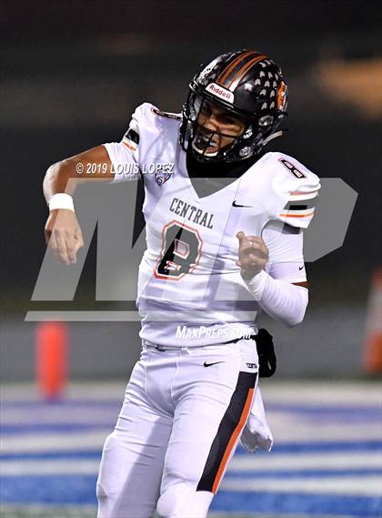 Thumbnail 2 in Central vs. Sierra Canyon (CIF State DIV 1AA Championship Final) photogallery.
