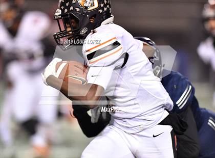 Thumbnail 3 in Central vs. Sierra Canyon (CIF State DIV 1AA Championship Final) photogallery.