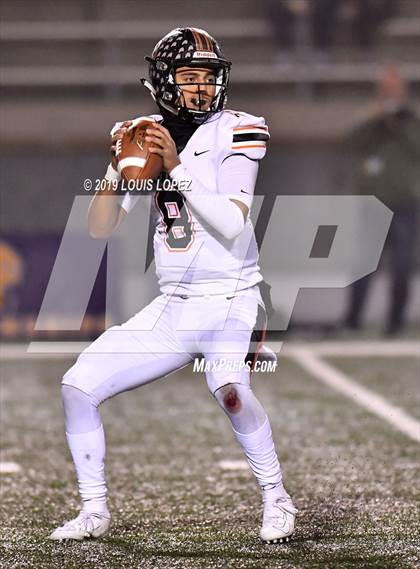 Thumbnail 1 in Central vs. Sierra Canyon (CIF State DIV 1AA Championship Final) photogallery.
