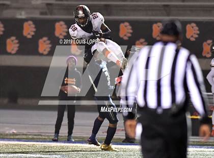 Thumbnail 2 in Central vs. Sierra Canyon (CIF State DIV 1AA Championship Final) photogallery.