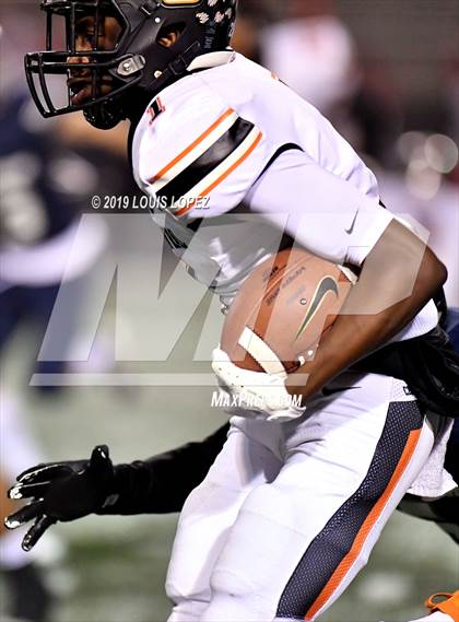 Thumbnail 1 in Central vs. Sierra Canyon (CIF State DIV 1AA Championship Final) photogallery.