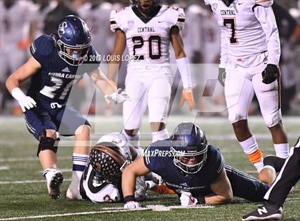Thumbnail 3 in Central vs. Sierra Canyon (CIF State DIV 1AA Championship Final) photogallery.
