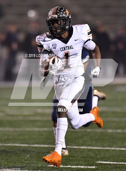 Thumbnail 2 in Central vs. Sierra Canyon (CIF State DIV 1AA Championship Final) photogallery.