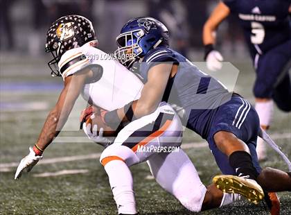 Thumbnail 2 in Central vs. Sierra Canyon (CIF State DIV 1AA Championship Final) photogallery.