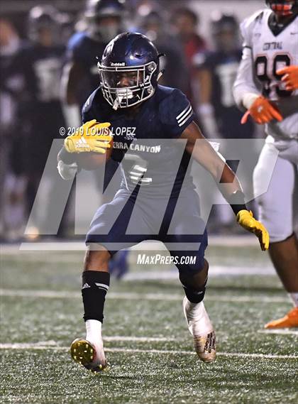Thumbnail 3 in Central vs. Sierra Canyon (CIF State DIV 1AA Championship Final) photogallery.