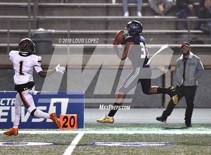Thumbnail 3 in Central vs. Sierra Canyon (CIF State DIV 1AA Championship Final) photogallery.