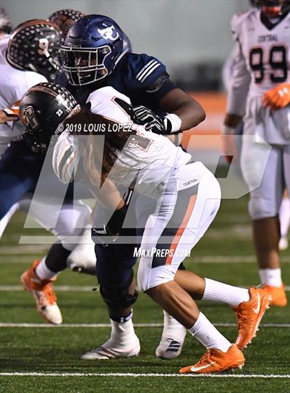 Thumbnail 2 in Central vs. Sierra Canyon (CIF State DIV 1AA Championship Final) photogallery.