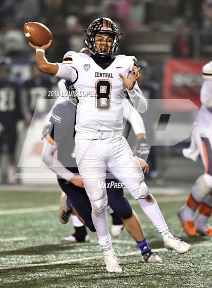 Thumbnail 3 in Central vs. Sierra Canyon (CIF State DIV 1AA Championship Final) photogallery.