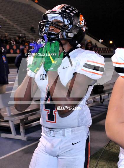 Thumbnail 1 in Central vs. Sierra Canyon (CIF State DIV 1AA Championship Final) photogallery.