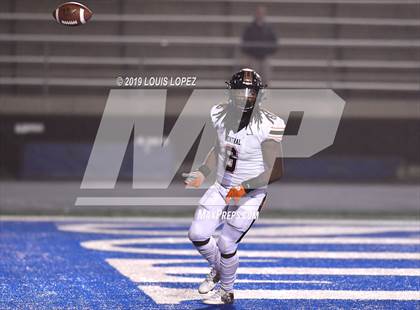 Thumbnail 1 in Central vs. Sierra Canyon (CIF State DIV 1AA Championship Final) photogallery.