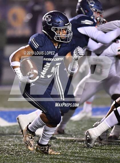 Thumbnail 2 in Central vs. Sierra Canyon (CIF State DIV 1AA Championship Final) photogallery.