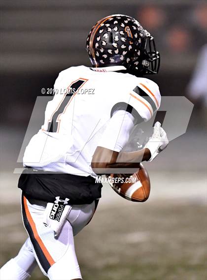 Thumbnail 3 in Central vs. Sierra Canyon (CIF State DIV 1AA Championship Final) photogallery.