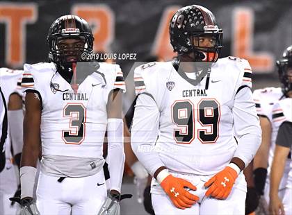 Thumbnail 2 in Central vs. Sierra Canyon (CIF State DIV 1AA Championship Final) photogallery.
