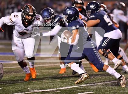 Thumbnail 2 in Central vs. Sierra Canyon (CIF State DIV 1AA Championship Final) photogallery.