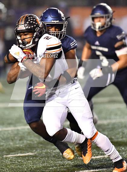 Thumbnail 1 in Central vs. Sierra Canyon (CIF State DIV 1AA Championship Final) photogallery.