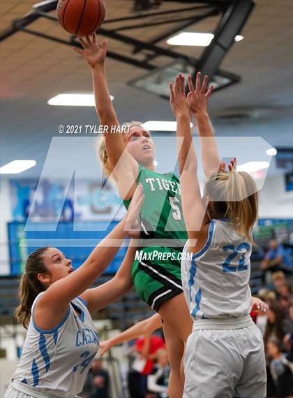 Thumbnail 3 in Triton Central @ Cascade photogallery.